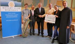 Find pater vianney meister song information on allmusic. Spende Fur Blaser Rotarier Ubergeben 1000 Euro An Orchester 10 08 2017