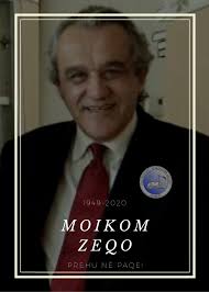 Moikom Zeqo, një ndër zërat më të rëndësishëm të kulturës sonë kombëtare,  dha frymën e fundit mëngjesin e sotëm. Familja UAMD i shpreh ngushëllimet  familjes Zeqo, të gjithë komunitetit durrsak dhe më