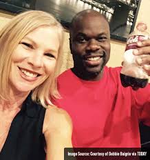 Woman Becomes Prison Pen Pals with 13-Year-Old Boy who Shot Her in the  Face, Helps Free Him