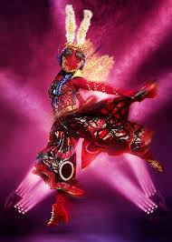 We can't get enough of it and love watching famous folk in cumbersome costumes doing difficult dance steps. The Masked Dancer All The Costumes From The Masked Singer Spinoff Hollywood Life