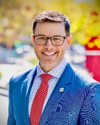 Chris Derienzo's Instagram, Twitter & Facebook