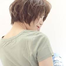 40代のくせ毛さんにおすすめのショートボブ特集 おしゃれにキマるヘアスタイル folk ショートボブ くせ毛 ボブ ヘアスタイル