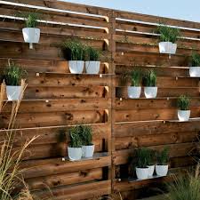 Les clôtures de jardin en bambou. Choisissez Un Panneau Occultant De Jardin Archzine Fr Jardins En Bois Panneau Bois Jardin Treillis Jardin
