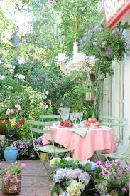 A Cozy Garden Brunch Spot Franzosischer Garten Garten Garten Und Outdoor