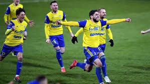 Arka odniosła zwycięstwo w meczu dwóch zespołów, których w przyszłym sezonie zabraknie w ekstraklasie. 1 Liga Arka Gdynia Pokonala Lks 2 1 Strzelcy Tabela Tvpsport Pl Sport Tvp Pl