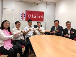 He was born on saturday november 11th 1972, in unknown. Nga Kor Ming On Twitter Introducing Our Senior Private Secretary Sdr Tan Tiong Yih A Young Vibrant Electrical Engineer A Um Debater Who Will Now Serve The Rakyat On A Full