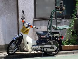Delivery Scooters Similar To This One This One Is Not In Japan Were Common They Would Have Boxes Of Soup To Deliver The Mechanism Ingenious Shock Scooter