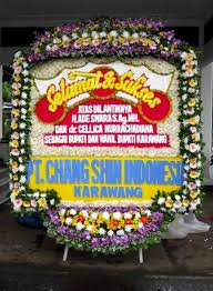 Ucapkan selamat atas pembukaan suatu lahan bisnis baru bagi teman, kolega, atau pun klien anda seperti pada pembukaan restaurants seafood, restaurant khusus steak, casual restaurant, restaurant cepat saji, fine dining restaurant, pastry house. Bunga Standing Florist Jakarta Toko Bunga Di Jakarta Barat 0822 99148647 Www Bungarawabelong Com