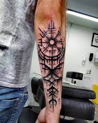 Santa Skin Art En Instagram Motif Trash Nordic By Diabol Ink Tattoo Tattoos Tattooartist Tattooed Tatouage Ink Ar Hand Tattoos Norse Tattoo Tattoos