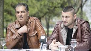 Kariyer sayfasında burak yılmaz isimli futbolcunun sezon bazında takımının yer almış olduğu turnuvalardaki maç, gol, asist, sarı kart, kırmızı kart, oyuna girme, oyundan alınma, ilk onbirde oynadığı maç sayılarına ve aldığı süreye ulaşabilirsiniz. Burak Yilmaz In Babasindan Radyospor Da Flas Aciklamalar