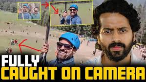 Romeo in search of Juliet