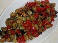 салат с курицей и маринованными грибами и болгарским перцем Salat Iz Baklazhan Tyoplyj Salaty Salatiki Salaty Baklazhany I Eda