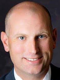 Tracy Hovis's Instagram, Twitter & Facebook