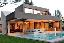 Tener una casa moderna y ecológica puede brindarte un montón de beneficios generales para tu vida con lo cual puede valer la pena observarlos antes de tomar una verdadera decisión al respecto. Arquitecto Pablo Restrepo Diseno Casa Moderna En 2 Pisos Facebook