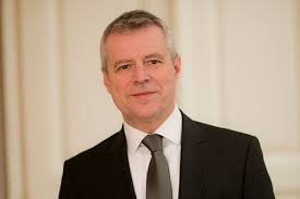 Petr provides clients with analytic and diplomatic expertise, representing them before the legislative and. Byl Velvyslancem V Rusku Rika Proc Jsou Nebezpecni Uzitecni Idioti