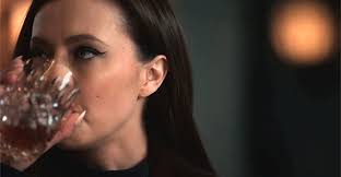 Kuningatar — Katharine Isabelle as Vera Stone in The Order...