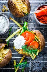 Kumpir Mit Raucherlachs Und Grunem Spargel Rezepte Von Foodboom Foodboom Rezept Geraucherter Lachs Raucherlachs Rezepte