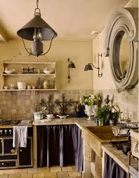 Une Maison Tres Raffinee A Maison Laffitte Les Enfants Du Marais Cuisine Campagne Cuisine Rustique Rideaux Cuisine