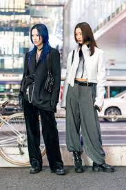 22 Street Style Outfits We Love From Tokyo Fashion Week Spring 2020 Tokyo Street Style Japan Fashion Street Cool Street Fashion