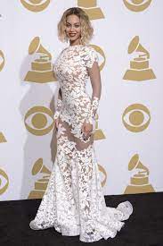 Ver más ideas sobre michael costello, vestidos, fotos de vestidos de boda. The Most Memorable Grammys Dresses Ever Grammy Dresses Beyonce Grammy Dress Beyonce Red Carpet