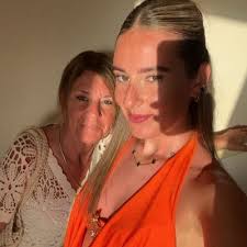 neve hincks (@NeveHincks)