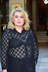 Sie erhielt die auszeichnungen für ihre darstellung von geheimnisvollen, reservierten schönheiten in filmen von bedeutenden regisseuren wie roman polański, luis buñuel und françois truffaut. 230 Catherine Deneuve Ideen In 2021 Catherine Deneuve Franzosische Schauspieler Filmstars