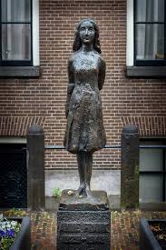 Net als anne en haar familie vluchten er meer en meer joden uit duitsland. Wie Is Anne Frank Tweedewereldoorlog Nl