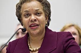 Sandy Twitchell's Instagram, Twitter & Facebook