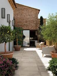 Bodenreform Fur Wege Und Terrasse In 2020 Mediterraner Garten Terassenideen Garten