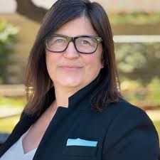 Amy Pulver's Instagram, Twitter & Facebook