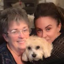 What are some good food and beverage destinations in Cape May?