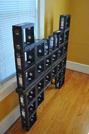 Now I Know What To Do With All Those Old Vhs Tapes They Can Hold Dvds Bricolaje Y Manualidades Reciclar Reciclaje
