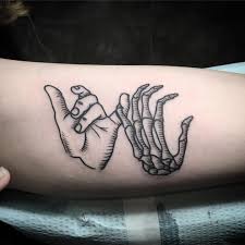 Minds were definitely thinking out of the box this time around. Pin By í˜¸ì§„ ìµœ On Tattoos Tattoos Ink Tattoo Body Art Tattoos