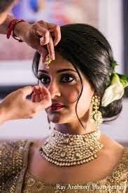 Indische Hochzeit Frisuren Fashion Trends 2018 2019 Fur Bridals Bridals Fashion Frisur Indian Wedding Hairstyles Indian Bridal Hairstyles Indian Hairstyles