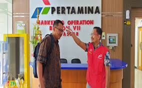 Erick pun menjelaskan ahok memiliki tugas berat di pertamina, dan memastikan perusahaan tersebut bisa ahok jadi ketua kelas pertamina. selain impor migas dan memastikan pembangunan kilang, arya juga patanipapat jgn.komen aja.kerja keras & kejujuran yg.membuktikan bahwa kita bisa. Terapkan Work From Home Pertamina Mor Vii Jamin Operasional Bisnis Berjalan Baik