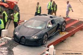 Bugatti Vyron Wird Dieses 2 Millionen Euro Auto Verschrottet Bugatti Veyron Bugatti Und Kleine Suv