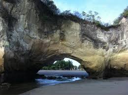 El cuartel superior ostenta el arco natural del morro teniendo como fondo el cielo azul y el mar el municipio de tumaco es el más suroccidental de colombia y el primero y único puerto nariñense y el. El Morro Tumaco Colombia Colombia Recuerdos De Viaje Turistico