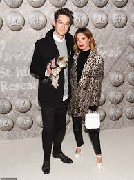 Live like a local with airbnb. Ashley Tisdale Entladt Eine Atemberaubende Villa Im Mediterranen Stil In Los Feliz Fur Fast 5 8 Millionen Us Dollar Aktuelle Boulevard Nachrichten Und Fotogalerien Zu Stars Sternchen