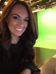 Second day in studio. Excuse all the selfies, but I put fake lashes