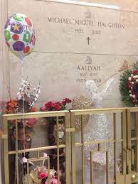 Mary j blige was invited onto talk show 106 & park to give her feelings on aaliyah's death. Aaliyah Baby Girl Haughton Aaliyah S Gravesite January 16th 2014 We Miss