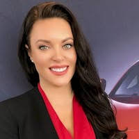 Mia Castle's Instagram, Twitter & Facebook