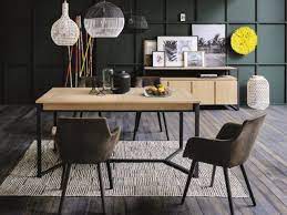 On peut ajouter une touche de couleur dans la salle de séjour pour rendre l'atmosphère plus agréable. Osez Le Parquet Noir 10 Photos Pour Vous Convaincre