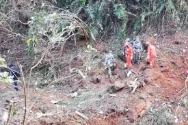 Nhiều nước chia buồn sau khi china eastern xác nhận có thương vong trong vụ rơi máy bay chở 132 người, trong khi truyền thông trung quốc nói . O31kzikhx64olm