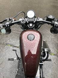 Moto Bajo La Lluvia Motos Tanques