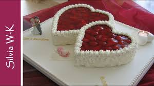 Bei mir war mal wieder bastelstunde angesagt! Hochzeitstorte Erdbeertorte Herzen Fondant Youtube