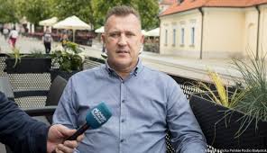 Paweł małaszyński, który przybył z żoną, olga bołądź, cezary pazura , agata kulesza , anna romantowska. M3k Cgm0oyvpym