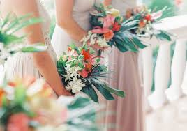 Find the right wedding guest outfit for your taste and budget with our collection of elegant and beautiful dresses for all types of weddings. 5 Colors To Avoid Wearing As A Wedding Guest