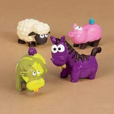 Place the cow, pig, sheep or horse inside the barn doors and hear them sing. Baa Baa Barn Toy Farm Set B Active