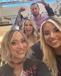 Holly Abraham (@hollybabraham) · Instagram photos and videos