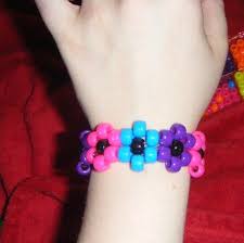 I M Going To Do This Pattern Too Kandi Flower Pattern Pony Bead Bracelets Pony Bead Crafts Pony Bead Jewelry